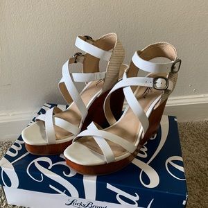 Aesthetic white shoes form Lucky Brand. Size 10M.